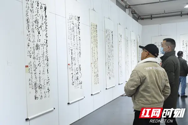 纪念中国人民志愿军抗美援朝出国作战70周年军旅诗词书法作品展举行