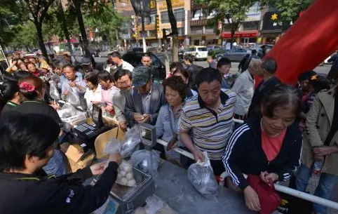 心理学：为什么现在很多子女，渐渐开始讨厌家里的老人了？