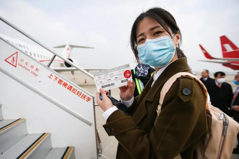 一二三航空正式起飞，国产ARJ21飞机首航执飞上海到北京，客座率超90％