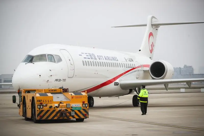 一二三航空正式起飞，国产ARJ21飞机首航执飞上海到北京，客座率超90％