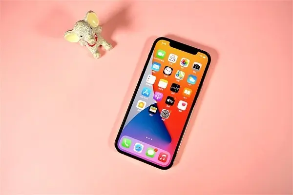 iPhone 12卖爆 四季度销量增加21％