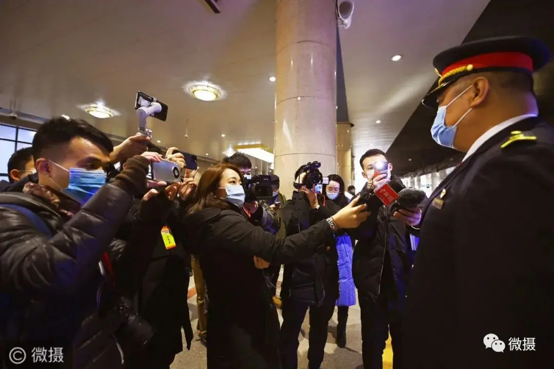 微摄图片全记录丨京雄城际铁路展现中国速度，凝结中国智慧！