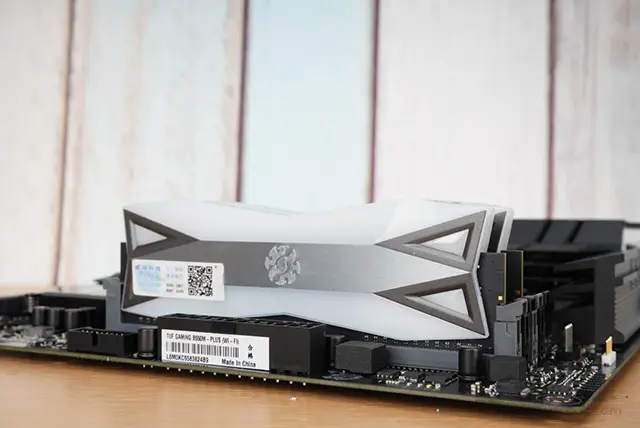 打造超炫酷黄色灯效主机，锐龙R7 5800X配RTX3070装机配置单＋图赏