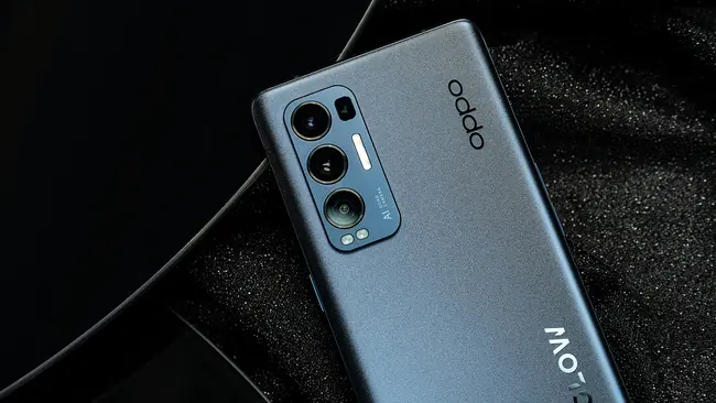 OPPO Reno5 Pro＋开售 5000万像主摄 售价3999起