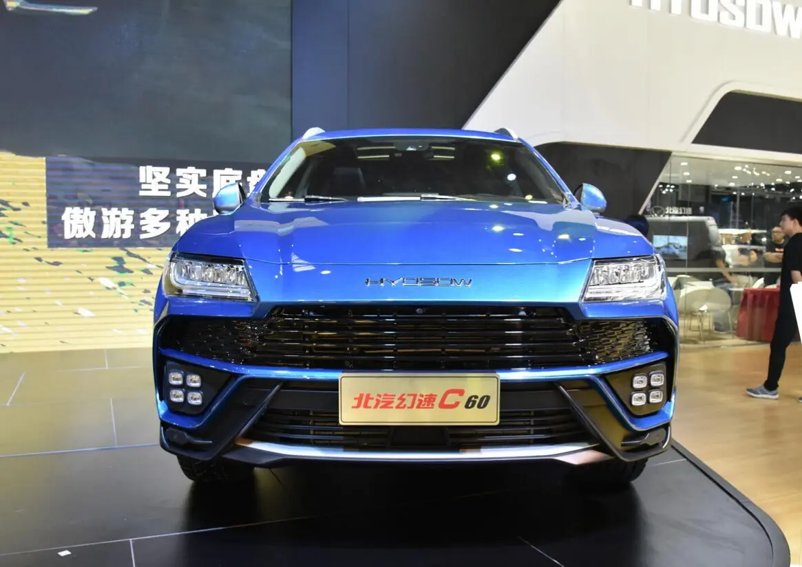 北汽版“Urus”亮相，2.0T＋8AT，配双联屏，预售9.8万真给力