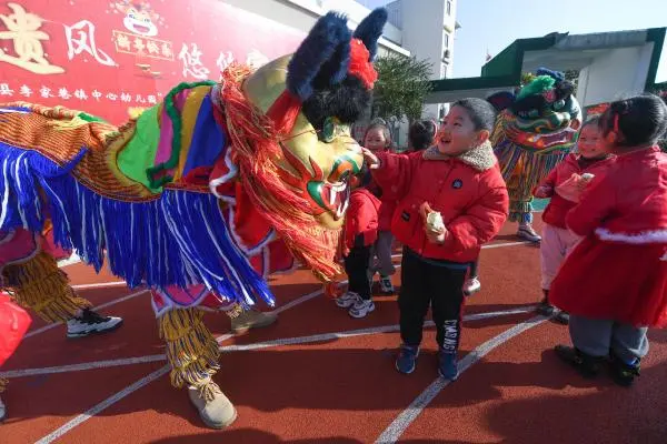 “迎新年”非遗文化进校园