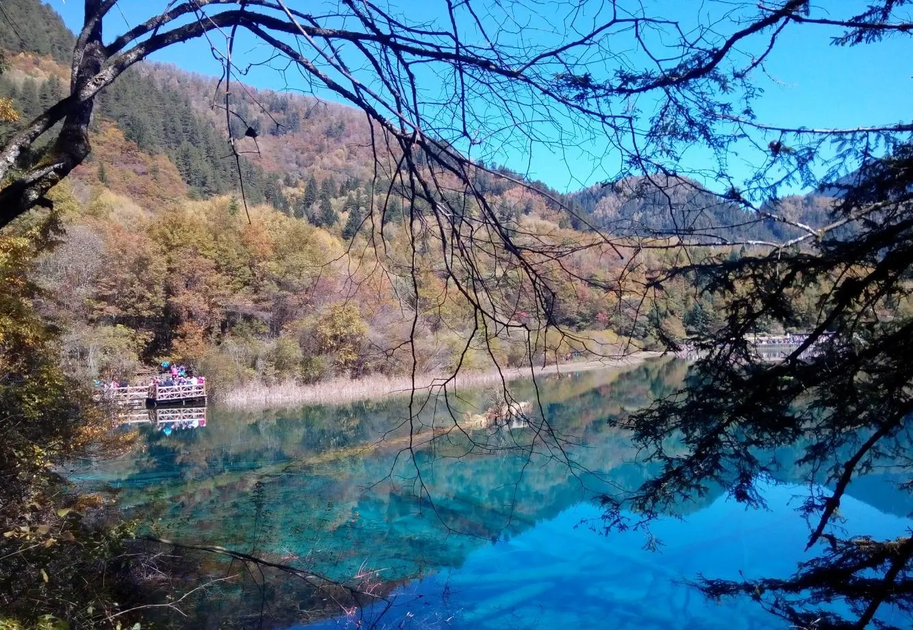 这个地方叫九寨沟，请永远记得它那宛如天堂般的绝世美景