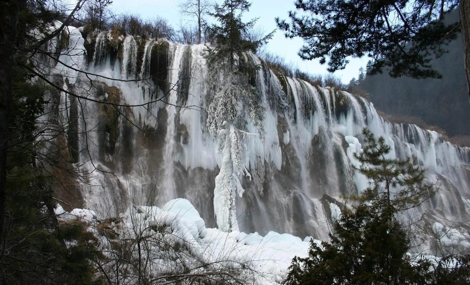 这个地方叫九寨沟，请永远记得它那宛如天堂般的绝世美景