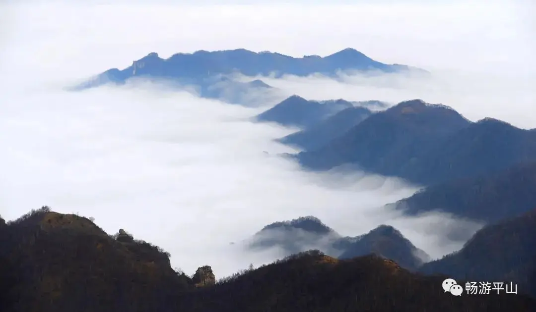 雪花、雾凇、冰瀑、云海、夕阳，让驼梁美成了一幅童话世界