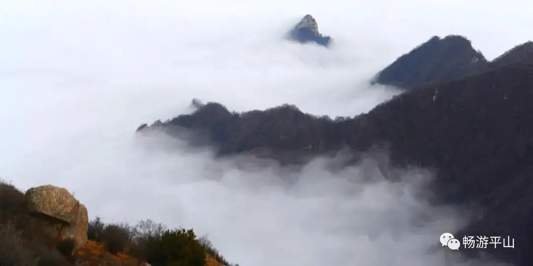 雪花、雾凇、冰瀑、云海、夕阳，让驼梁美成了一幅童话世界