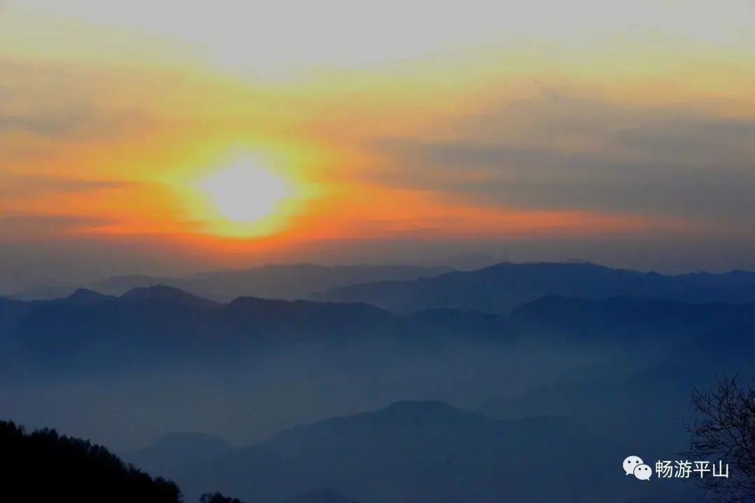 雪花、雾凇、冰瀑、云海、夕阳，让驼梁美成了一幅童话世界