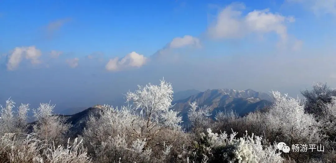 雪花、雾凇、冰瀑、云海、夕阳，让驼梁美成了一幅童话世界