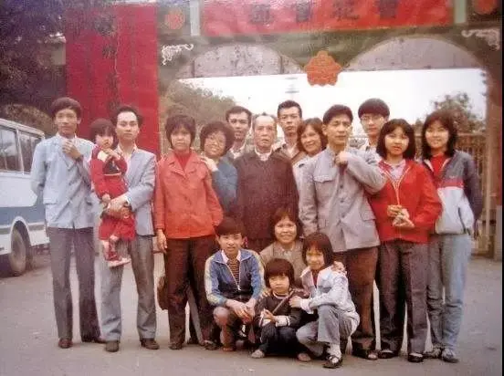 司馬缸說｜年味與花香百年情緣：老廣為何對“行花街”如此執迷？