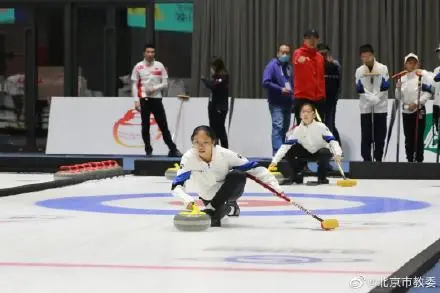 石景山5块仿真冰场明年投用 全区中小学生都将掌握冰雪运动技能