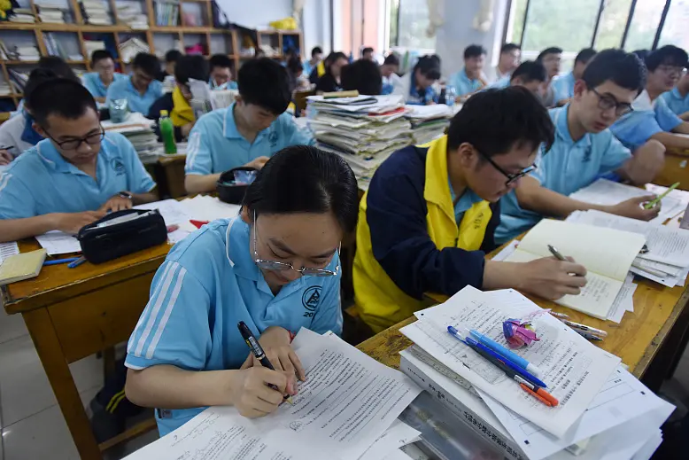 学生成绩不稳定，多半是学习方法没用对，家长要及时帮忙摆脱困境