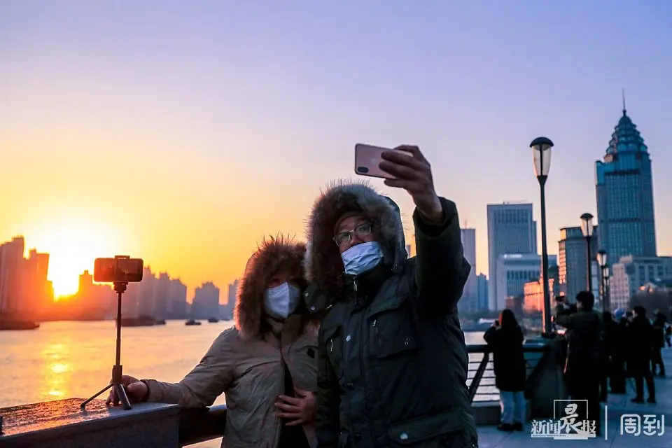 你好，2021！黄浦江畔迎接新年第一缕曙光！｜晨镜头