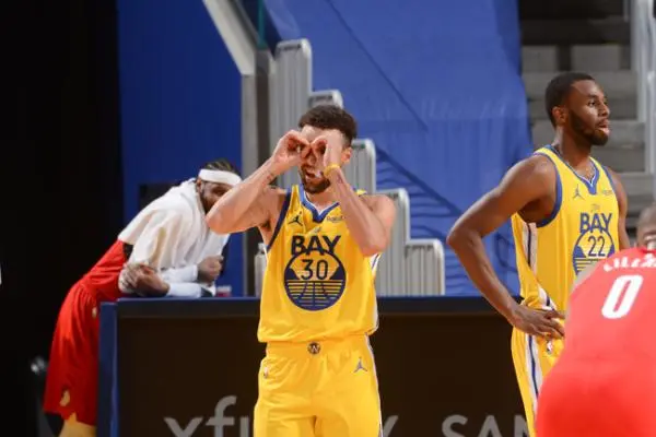NBA｜库神再度归来 狂飙生涯新高62分