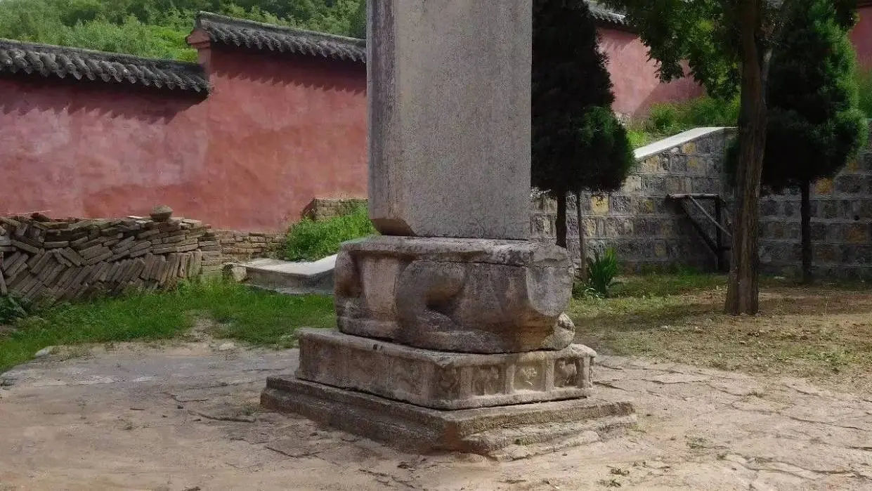 山西这个深山古寺，寺内“无头龟”驮石碑，还有一幅五代时期壁画