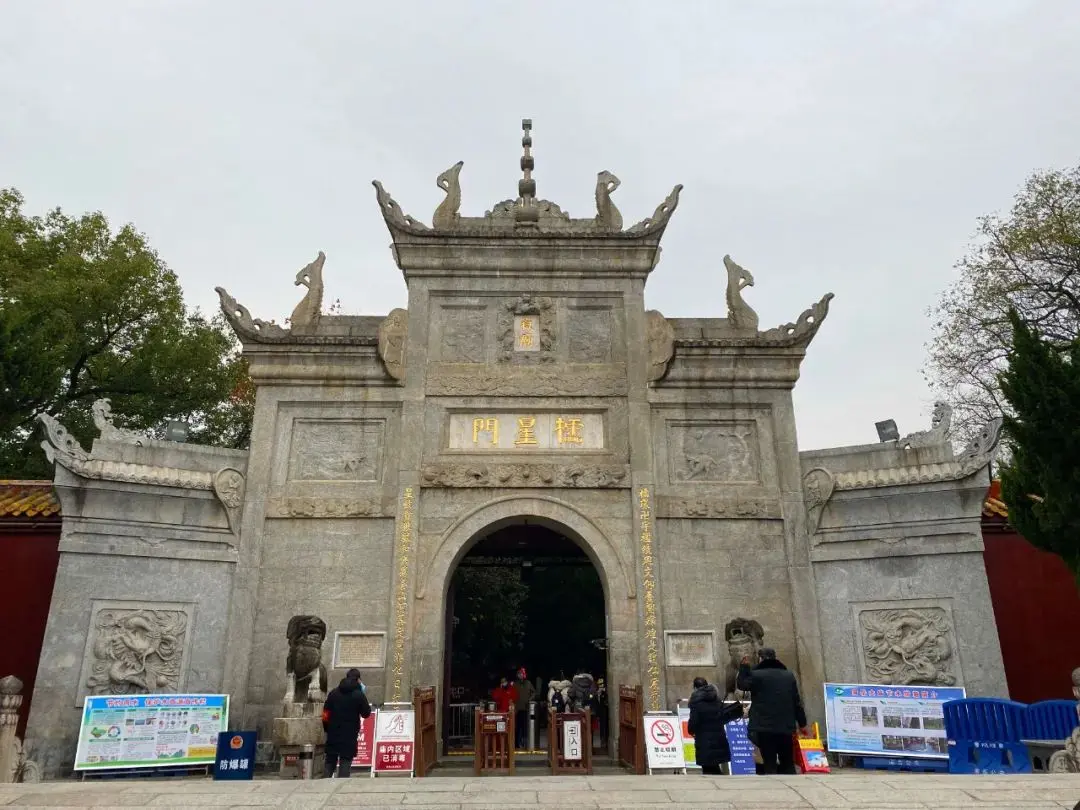 湖南南岳衡山雾凇，从广州出发仅两小时高铁，像天宫一样绝美