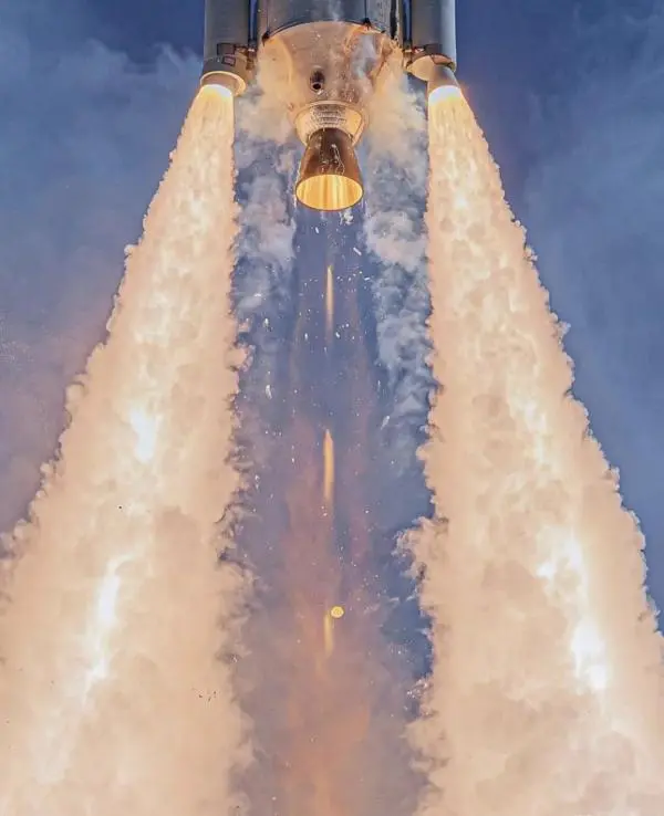 倒下的宇航员，那些能让人类站在星星上的先驱者们