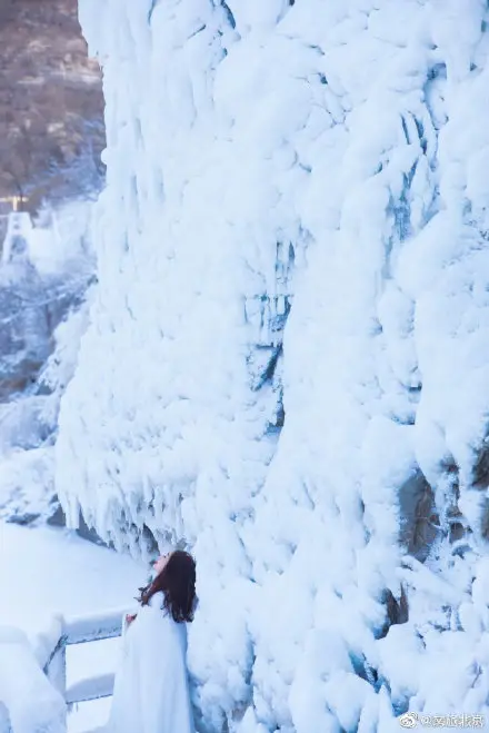 京西冰雪琉璃村庄来了！