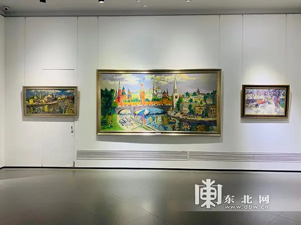 “顿河岸边的白桦林”油画展在哈开展