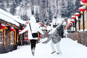 旅游达人：拍摄冰雪出特辑 为温暖东北发声