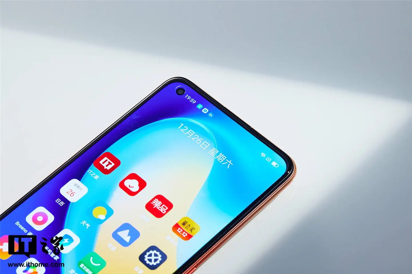 “锦鲤”手机 realme 真我 V15 图赏