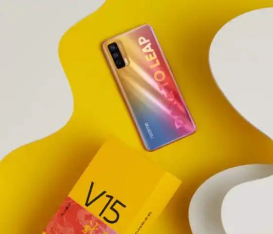 realme V15发布：潮流配色方案，轻薄的机身设计