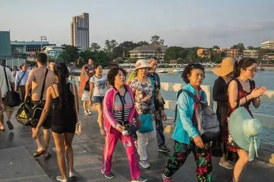 越南人不吃的食物，成了中国游客争抢的美食：中国人的钱真好赚