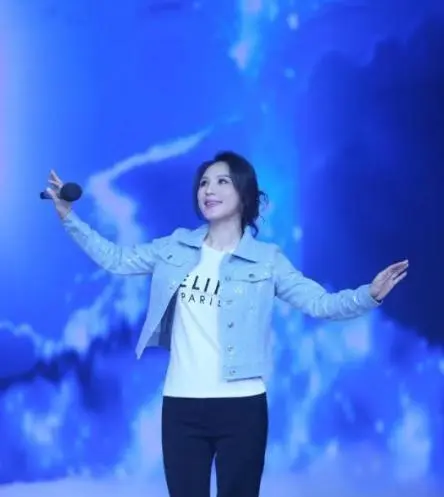國家一級演員7次上春晚，因耍大牌被封殺，晚年以走穴為生