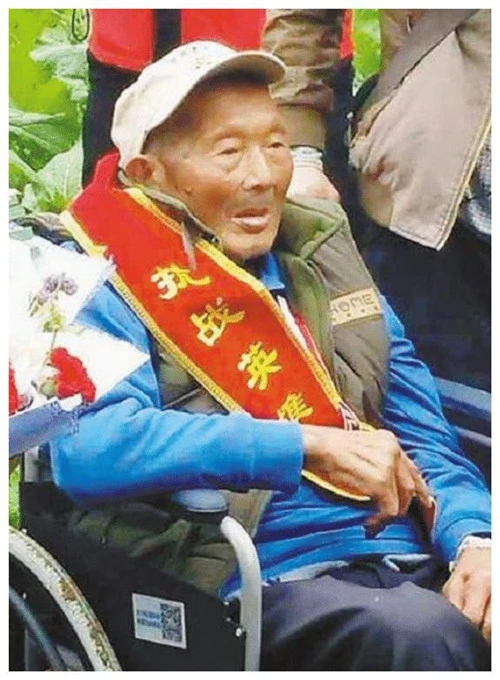 重庆老兵庹长发：为一句承诺照顾战友妻儿66年，自己却终身未娶