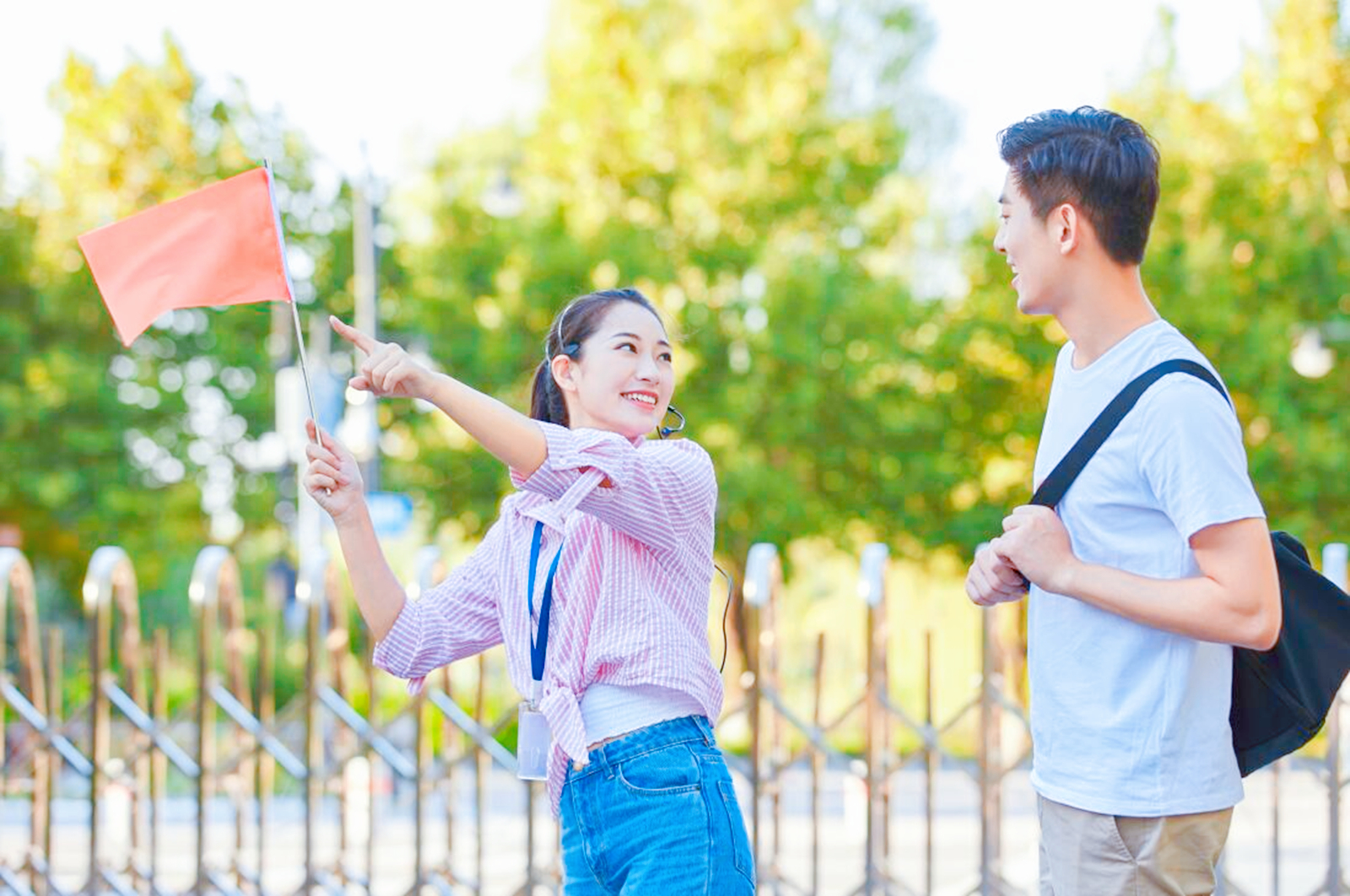 一到饭点，跟团导游就消失？看完才知其猫腻