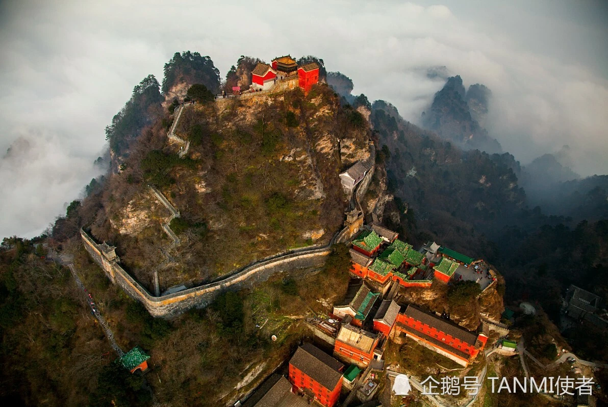 疯狂吸金的一座山，是国家5A级旅游风景区，门票再高游客也买单