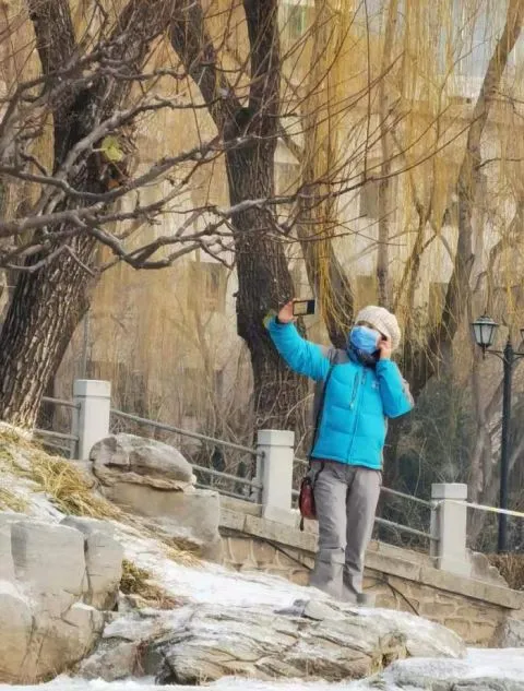 视点｜下雪啦 市民北京柳荫公园赏雪玩乐