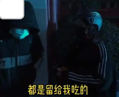 暖心男孩：爸爸穿最脏的衣服，干最苦的活，赚最干净的钱