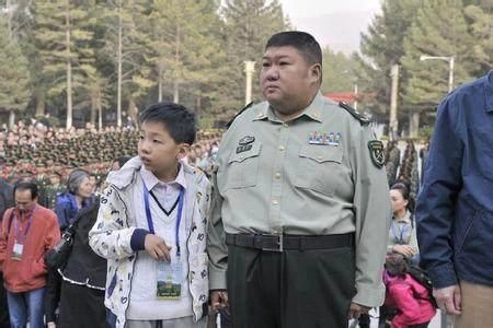 毛主席唯一曾孙毛东东，与主席同天生日，神似少年主席