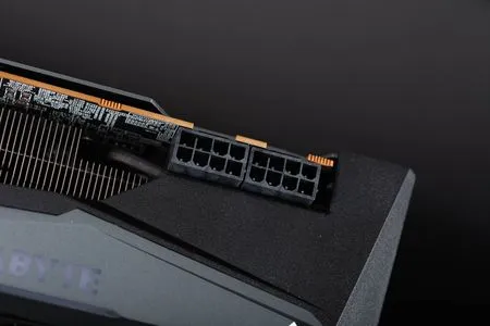 技嘉RX 6800 XT GAMING OC显卡评测