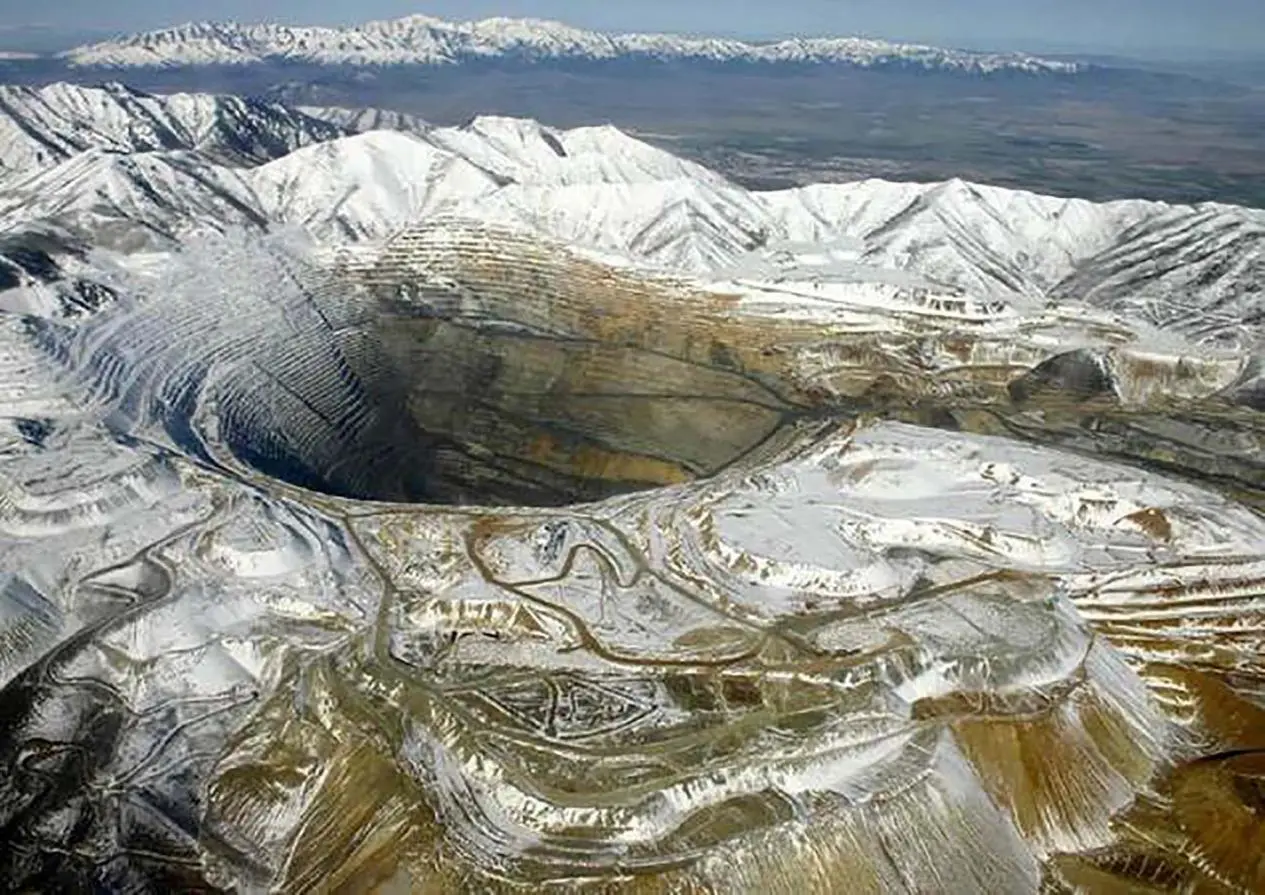 人类离地狱最近的一次，前苏联挖了一个万米深洞，最后被紧急叫停