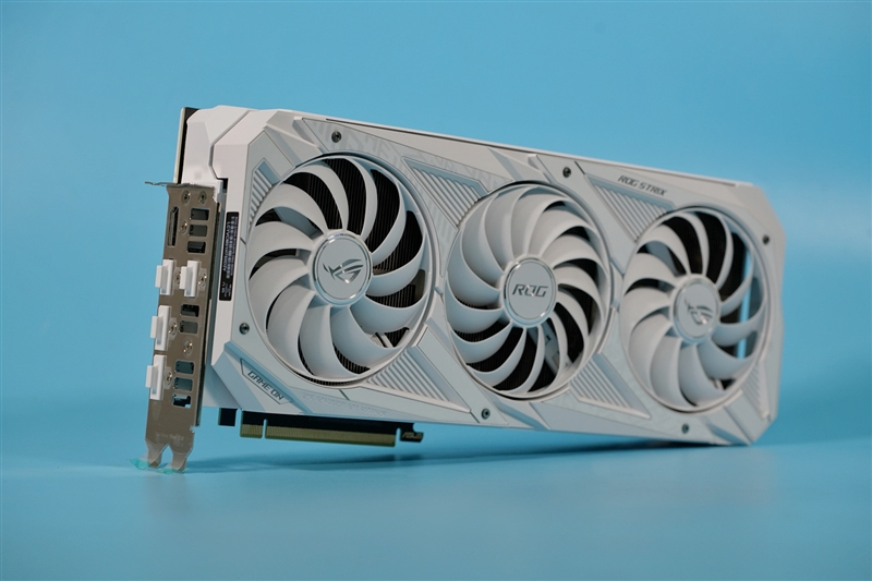 ROG STRIX GeForce RTX 3070 WHITE白色限量版评测：烤机只有60度