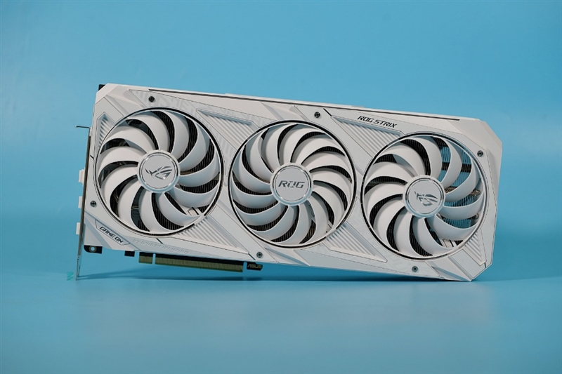 ROG STRIX GeForce RTX 3070 WHITE白色限量版评测：烤机只有60度