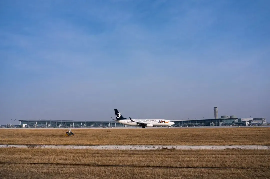 外媒赞爆、网友热评：胶东国际机场试飞高清大图来了！