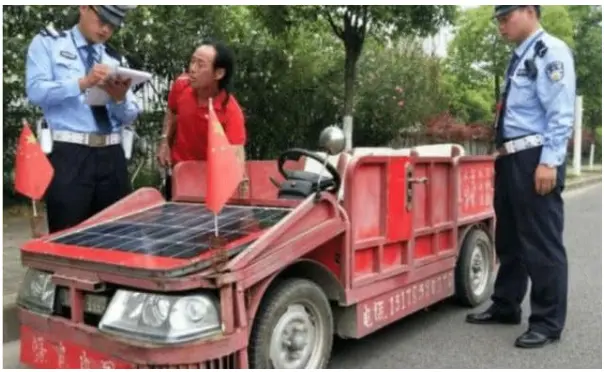 男子发明“太阳能”汽车，不充电也不加油，交警第一次见