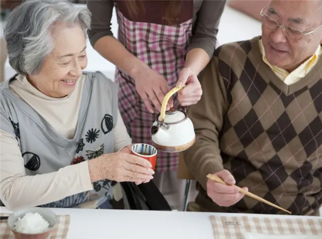 一位智慧的退休女人：退休十年，工作八年，我的晚年不用再靠别人