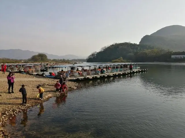 大圩古镇变了样，漓江边多了这一片特别的地方，景色很美