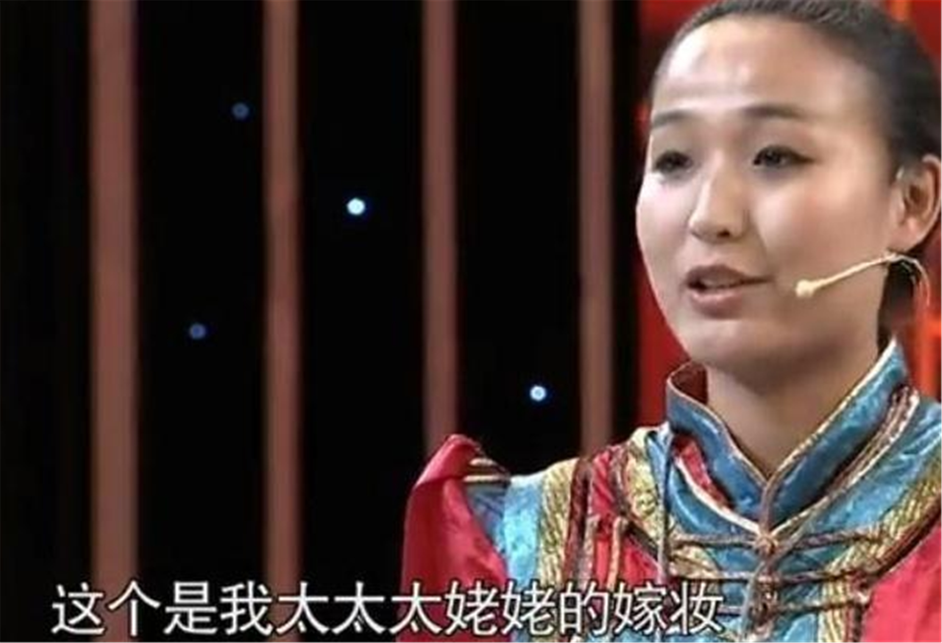 美女带太姥姥嫁妆参加鉴宝，专家看后失控：可否借族谱一看？