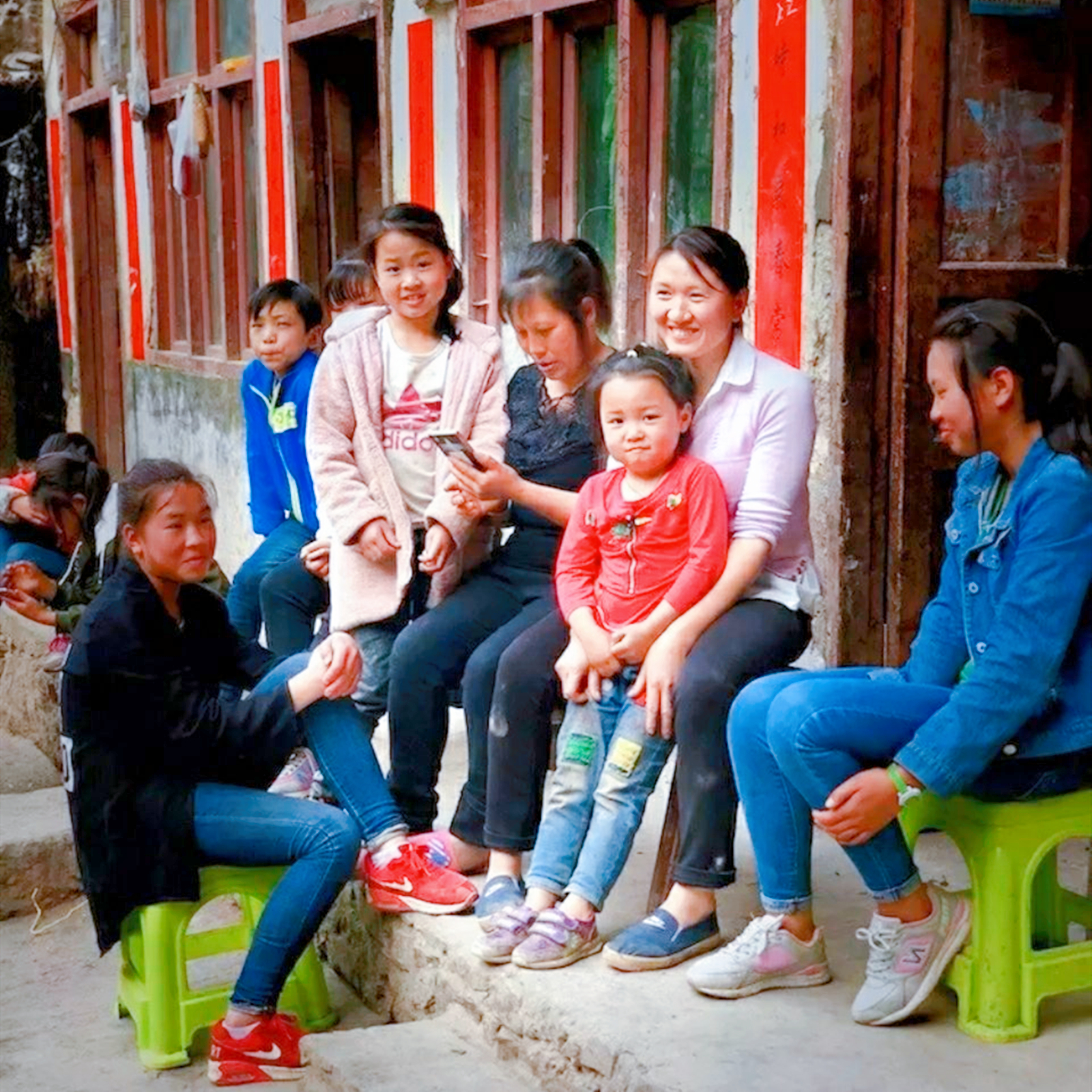 云南大天坑里，居住着8户人家，过着世外桃源般的生活