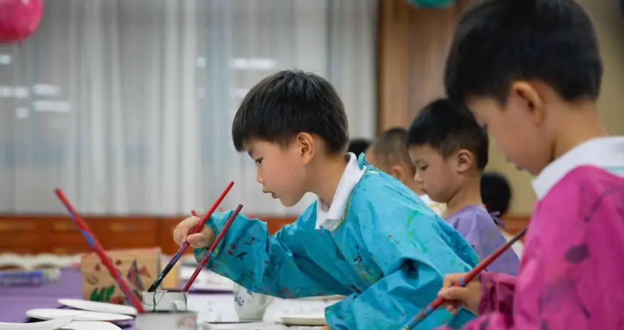 郭晶晶儿子幼儿园收费单曝光，看完上面的数字，很多父母沉默了