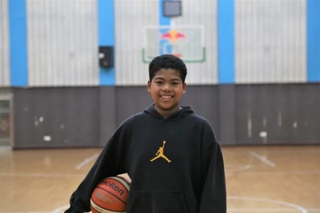 父亲是长沙人，母亲是刚果（共和国）人，这个混血球员想冲击NBA