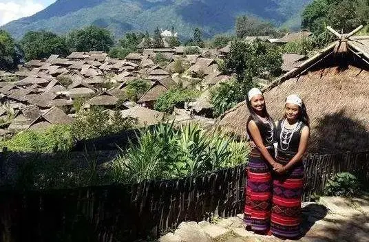 喜马拉雅山下的原始部落，这里男女都不嫁娶，繁衍方式很“随意”